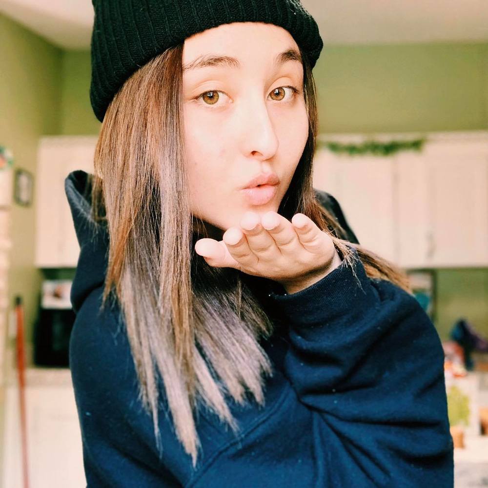 Meet your Posher, Ginax